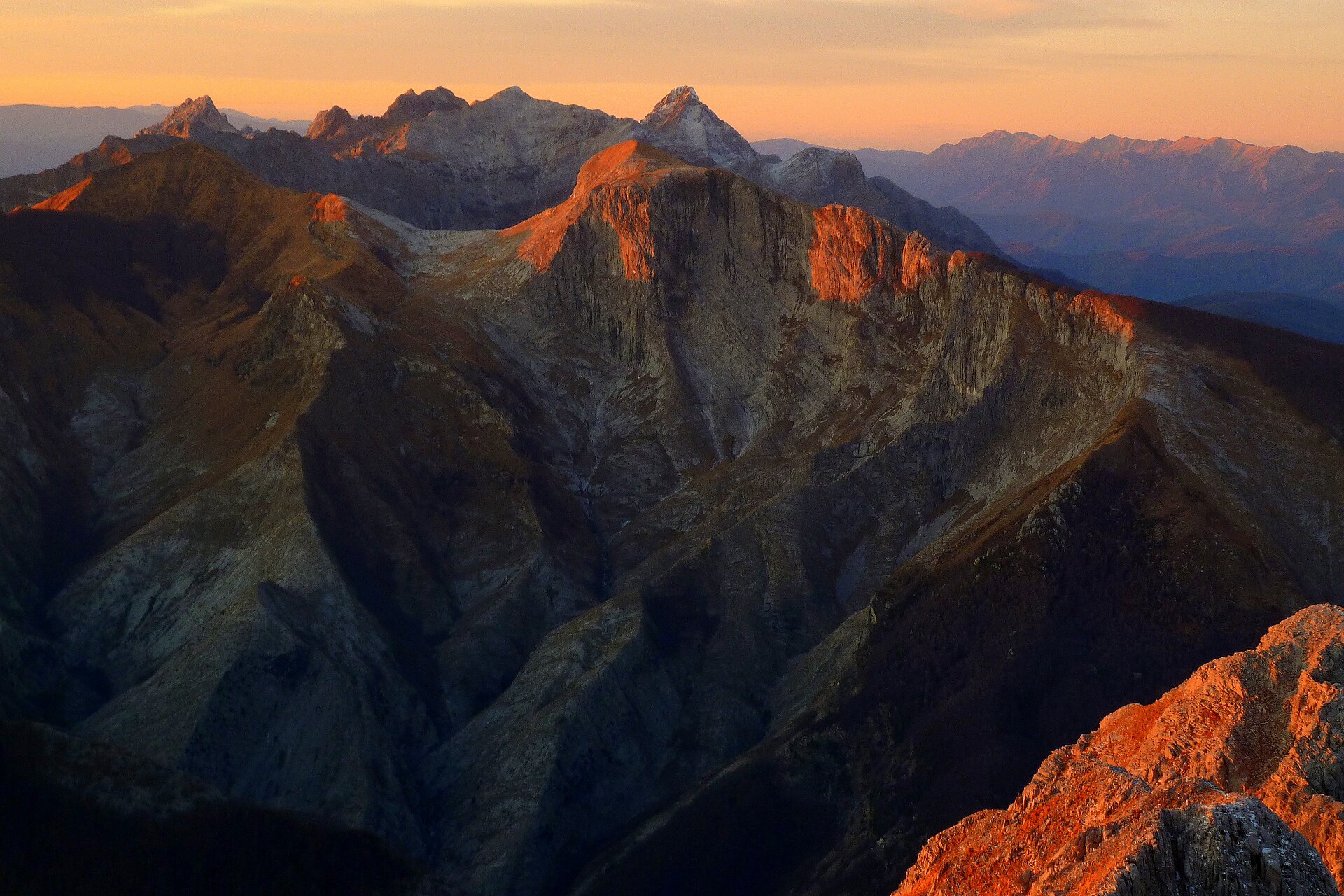 Sunset light on the Apuan Alps above the Garfagnana, seen from Pania della Croce towards Monte Sumbra