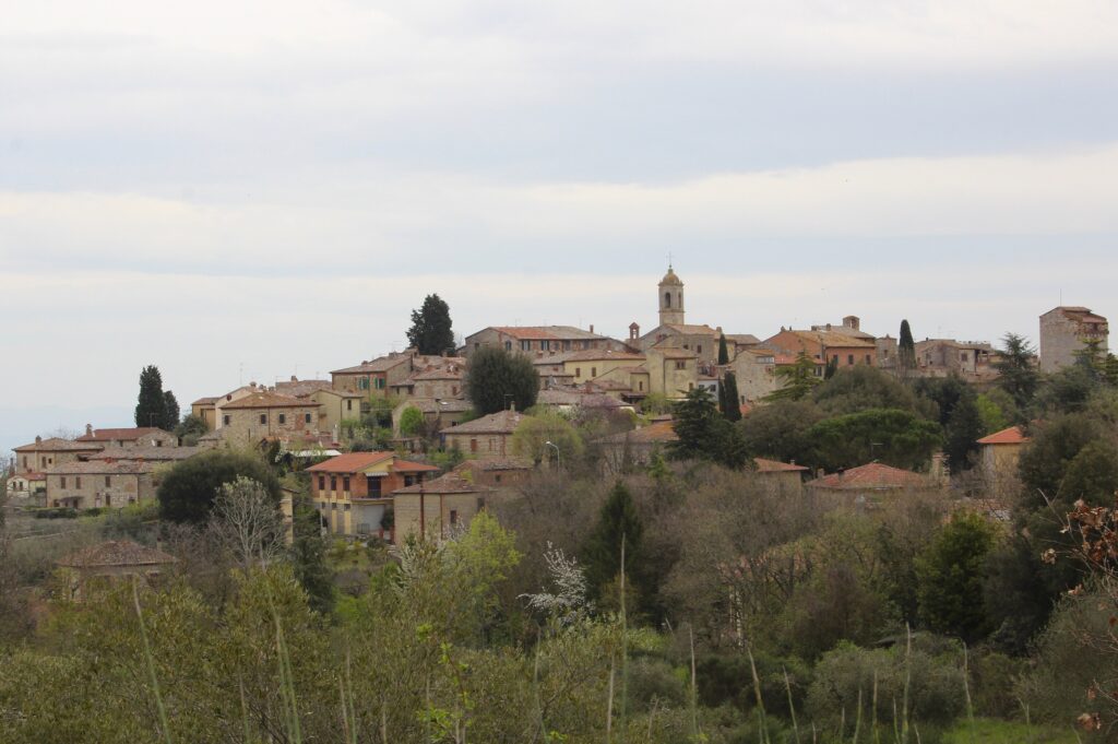 Montefollonico on its hilltop above the Valdichiana