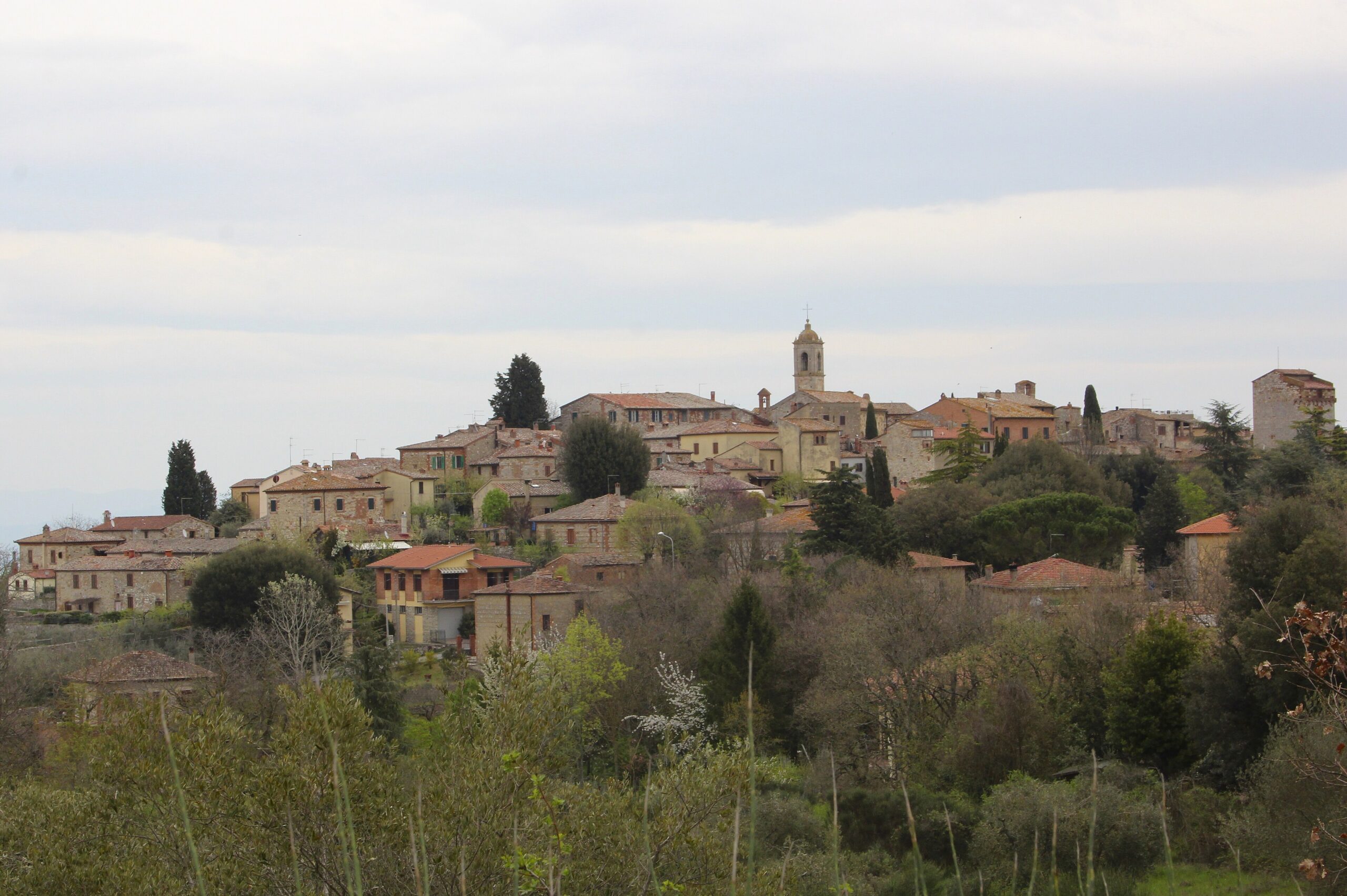 Montefollonico on its hilltop above the Valdichiana